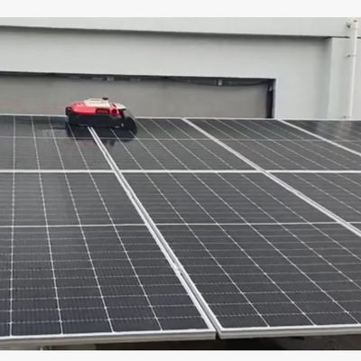 Innovatieve zonnepanelen reinigende robot stofzuigmethode 8L watervatcapaciteit